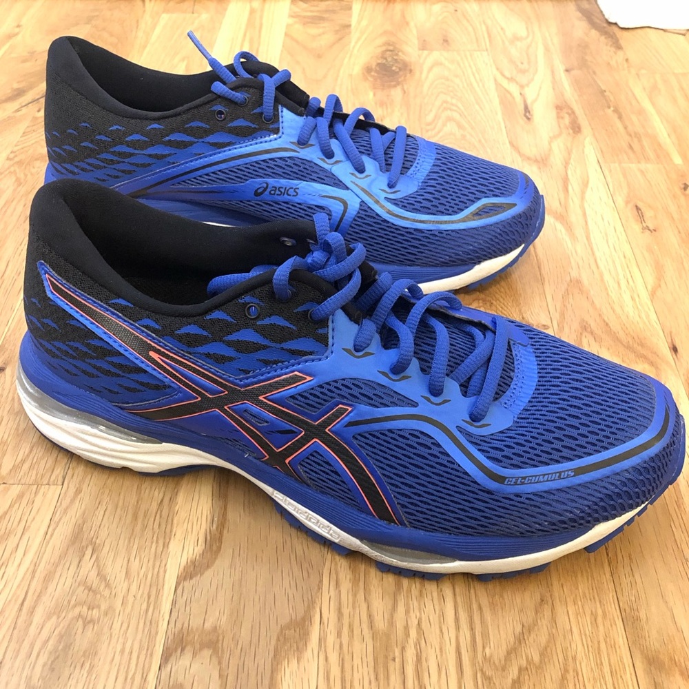 ASICS Gel Cumulus Women’s Running Shoe size 10